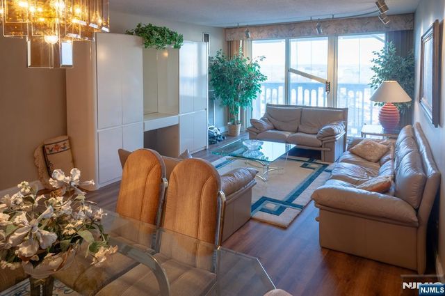 555 North Avenue 19C, Fort Lee, NJ 07024