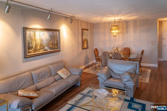 555 North Avenue 19C, Fort Lee, NJ 07024