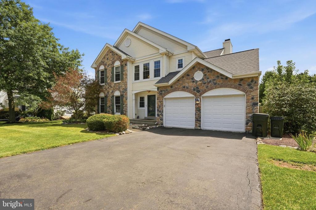 623 COACH DR, NEW HOPE, PA 18938 — exterior