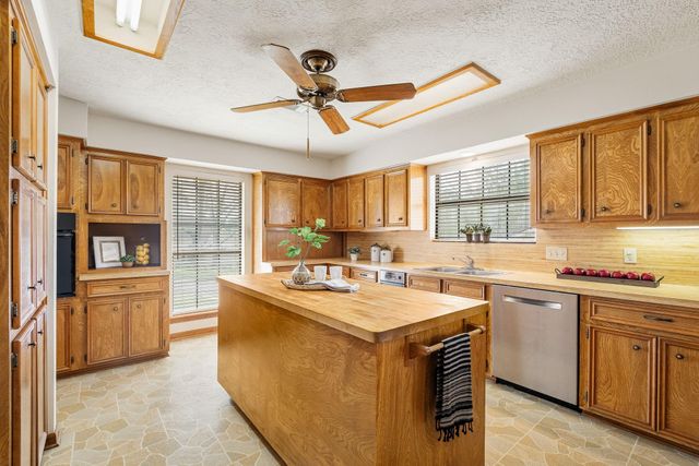 105 Greenbriar Drive, Conroe, TX 77356