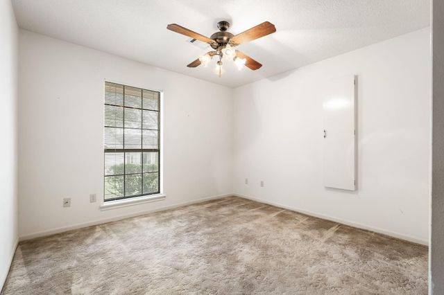 105 Greenbriar Drive, Conroe, TX 77356