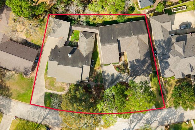 105 Greenbriar Drive, Conroe, TX 77356