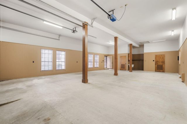 105 Greenbriar Drive, Conroe, TX 77356