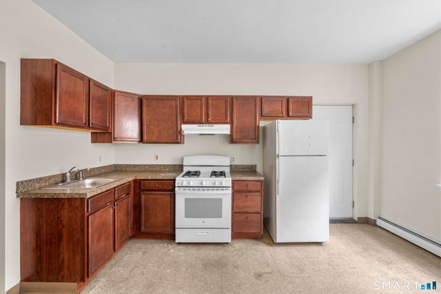 985 Bank Street, Waterbury, CT 06708