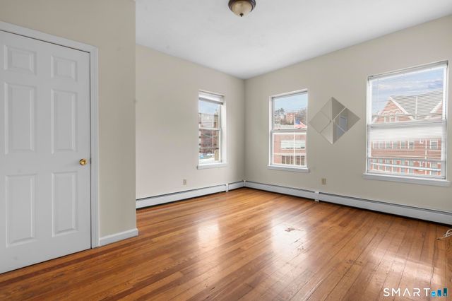 985 Bank Street, Waterbury, CT 06708