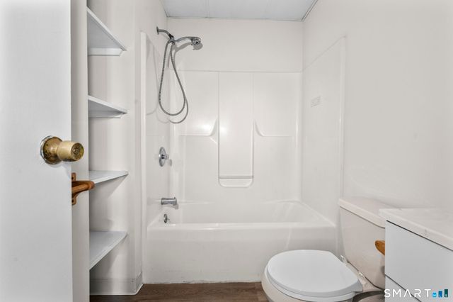 985 Bank Street, Waterbury, CT 06708