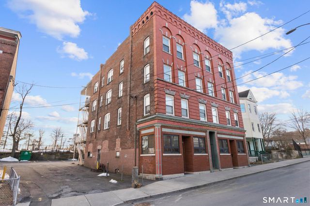 985 Bank Street, Waterbury, CT 06708