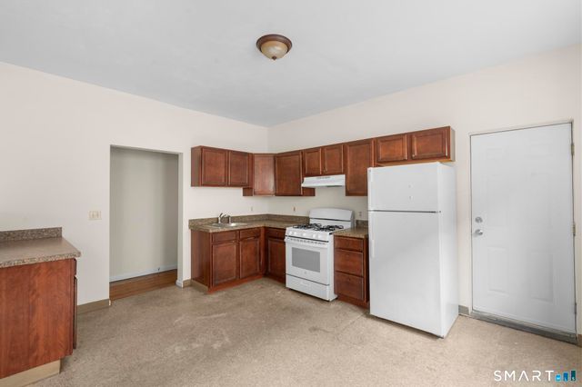 985 Bank Street, Waterbury, CT 06708