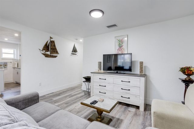 508 NW 8th Ave, Fort Lauderdale, FL 33311