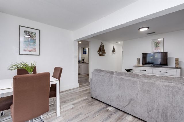 508 NW 8th Ave, Fort Lauderdale, FL 33311