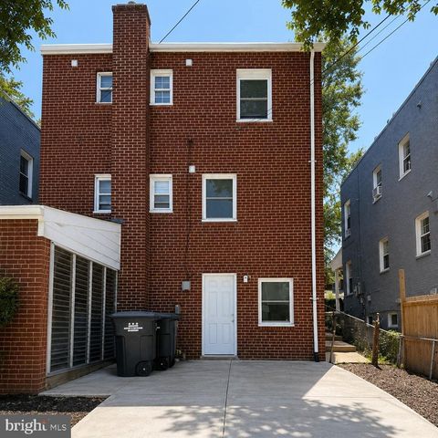 5391 CHILLUM PL NE, Washington, DC 20011
