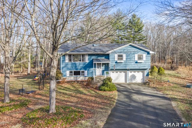 6 Advocate Place, Danbury, CT 06810