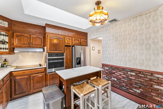 6 Advocate Place, Danbury, CT 06810