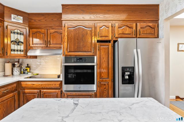 6 Advocate Place, Danbury, CT 06810