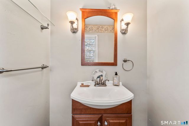 6 Advocate Place, Danbury, CT 06810