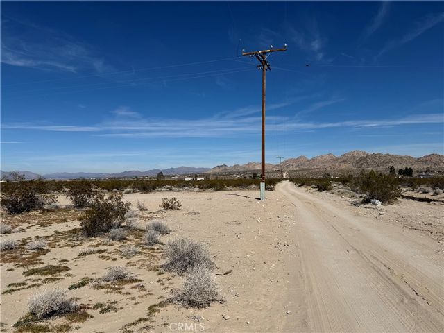 10248 Cavetto, Lucerne Valley, CA 92356