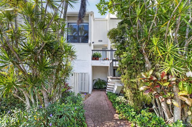 804 Bridgewood Place, Boca Raton, FL 33434