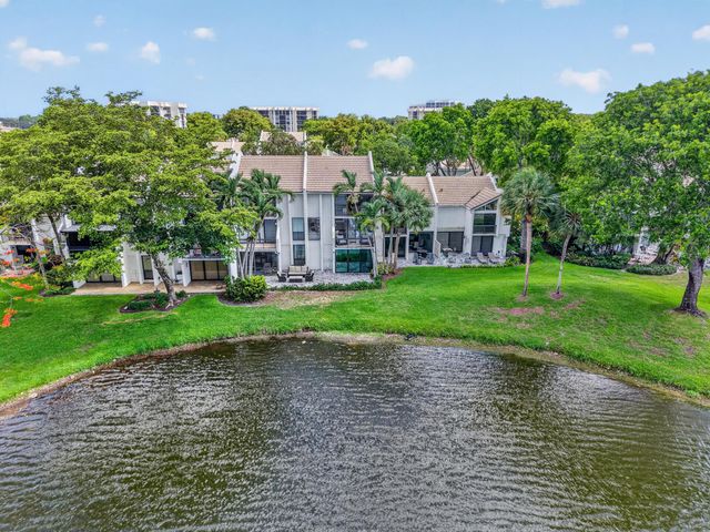 804 Bridgewood Place, Boca Raton, FL 33434