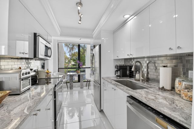 804 Bridgewood Place, Boca Raton, FL 33434