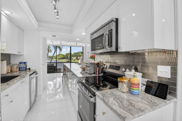 804 Bridgewood Place, Boca Raton, FL 33434