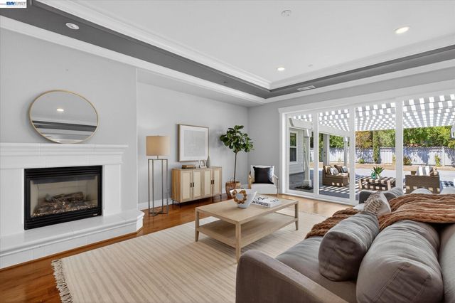 932 Hansen Rd, Livermore, CA 94550