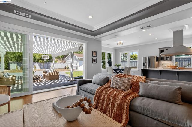 932 Hansen Rd, Livermore, CA 94550
