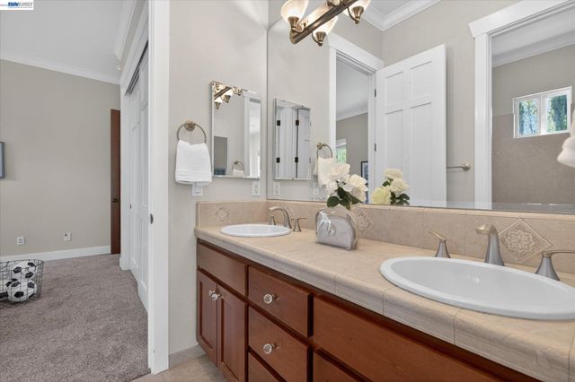 932 Hansen Rd, Livermore, CA 94550