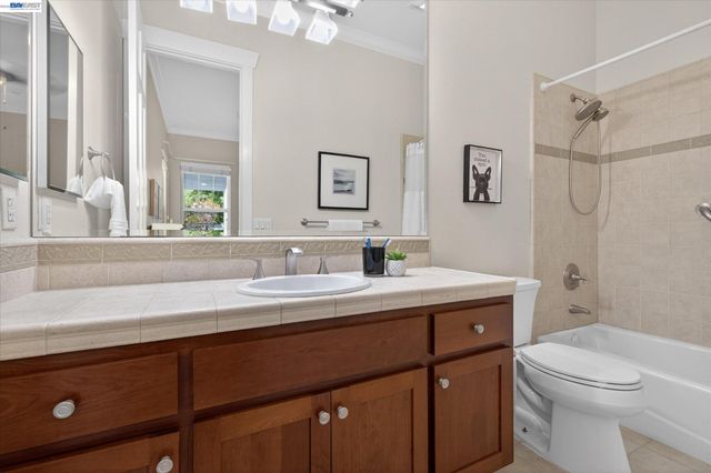 932 Hansen Rd, Livermore, CA 94550
