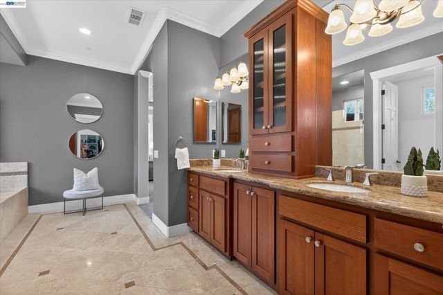 932 Hansen Rd, Livermore, CA 94550