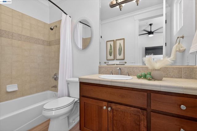 932 Hansen Rd, Livermore, CA 94550
