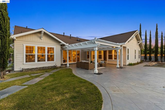 932 Hansen Rd, Livermore, CA 94550