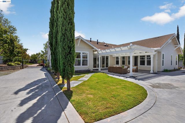 932 Hansen Rd, Livermore, CA 94550