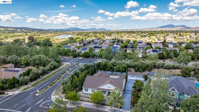 932 Hansen Rd, Livermore, CA 94550