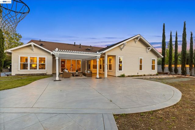 932 Hansen Rd, Livermore, CA 94550