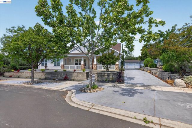 932 Hansen Rd, Livermore, CA 94550