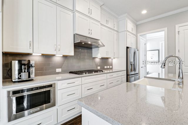 469 Flatwater Dr, Bluffton, SC 29910