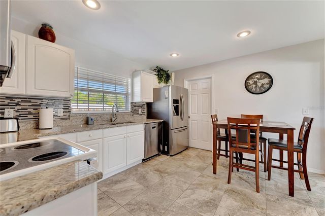 2916 WOODCREST DRIVE, Sarasota, FL 34239