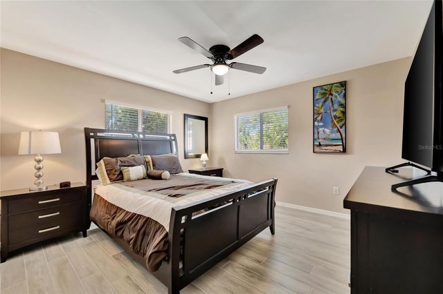2916 WOODCREST DRIVE, Sarasota, FL 34239