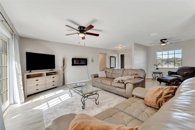 2916 WOODCREST DRIVE, Sarasota, FL 34239