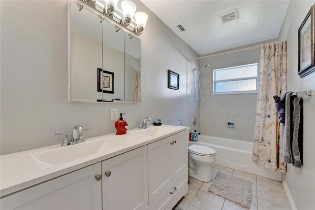 2916 WOODCREST DRIVE, Sarasota, FL 34239