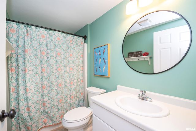 84 WALNUT Court, Dahinda, IL 61428