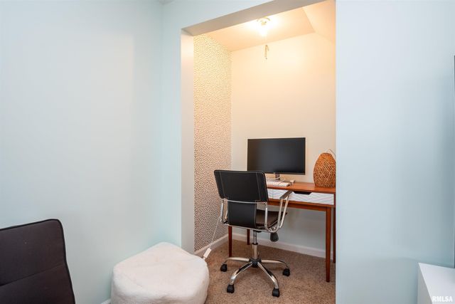 84 WALNUT Court, Dahinda, IL 61428