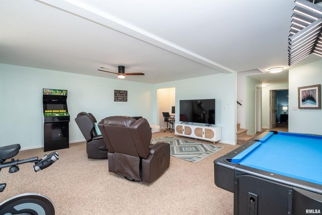 84 WALNUT Court, Dahinda, IL 61428