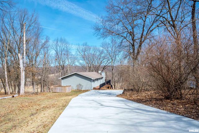 84 WALNUT Court, Dahinda, IL 61428