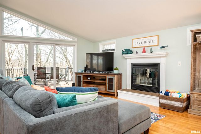 84 WALNUT Court, Dahinda, IL 61428