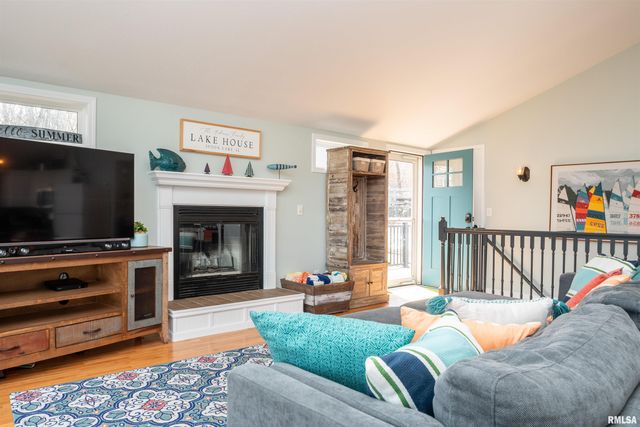 84 WALNUT Court, Dahinda, IL 61428