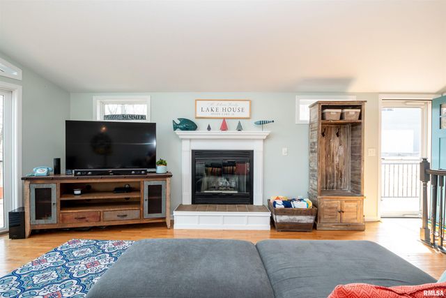 84 WALNUT Court, Dahinda, IL 61428