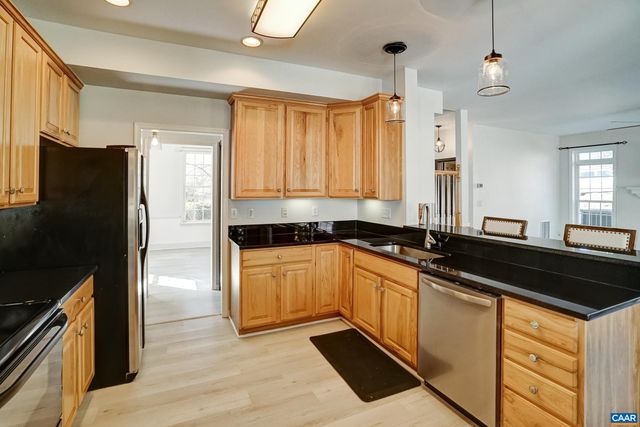 145 GRAYROCK DR, Crozet, VA 22932