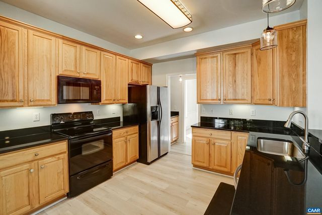 145 GRAYROCK DR, Crozet, VA 22932