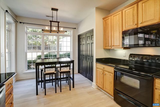 145 GRAYROCK DR, Crozet, VA 22932